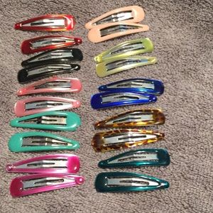 20 HAIR CLIPS AND 7 HAIR SNAP CLIPS 🌻